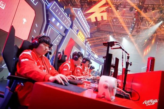 苍蝇神助攻，帮高尔夫球手赢得91万美元