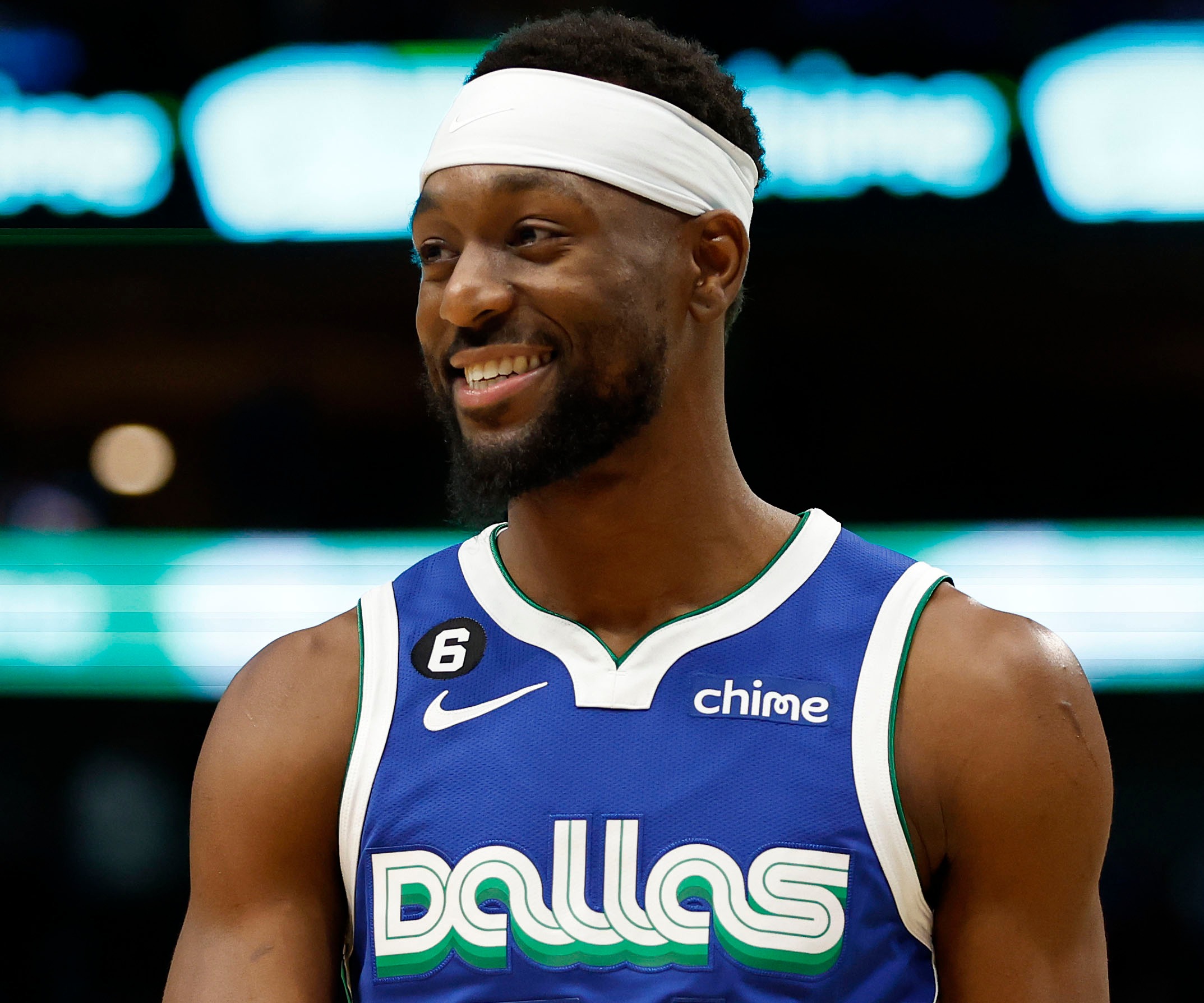 文班25+9马刺大胜爵士 布克40分太阳逆转快船.