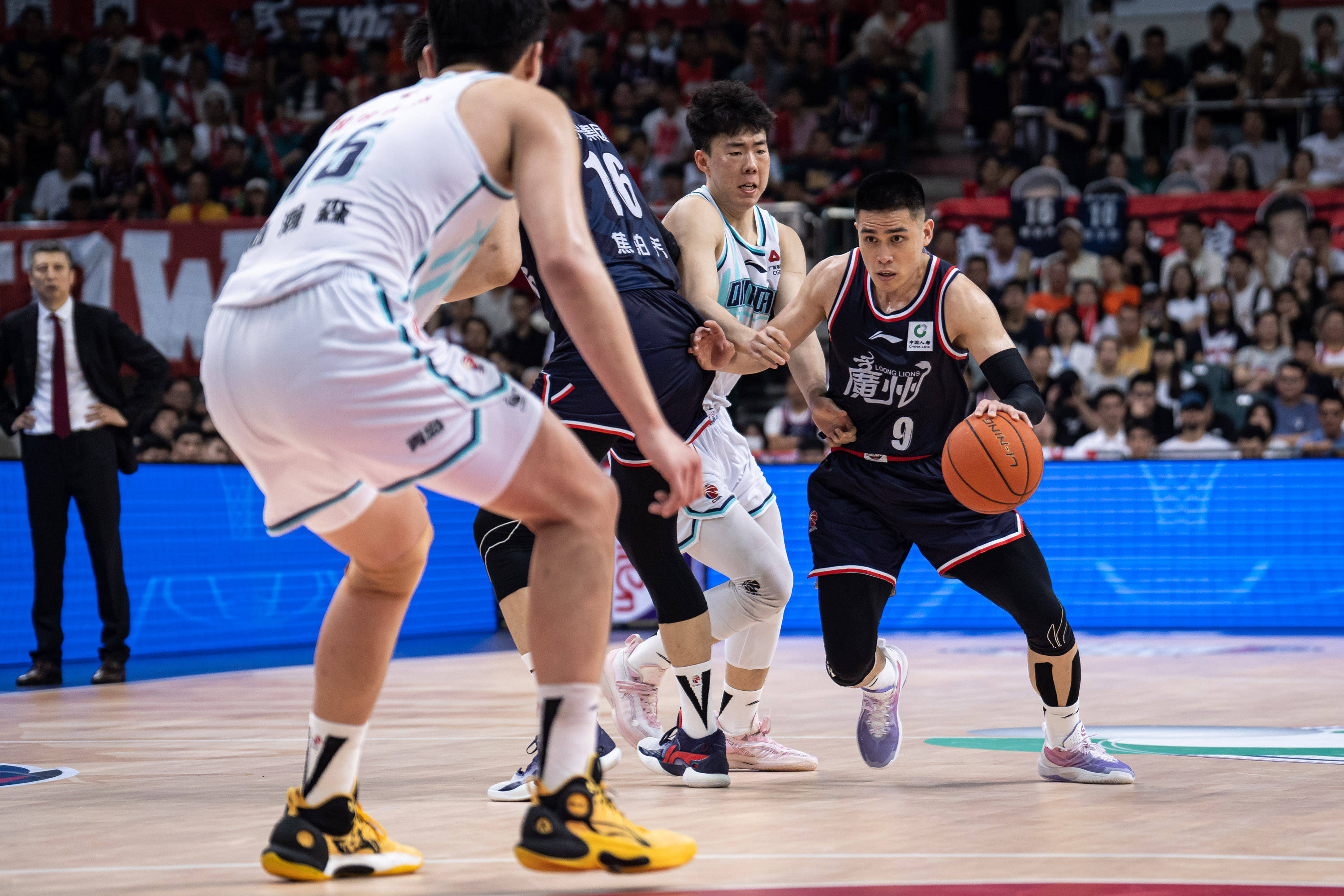 体育巴黎奥运会：体操男子个人全能 张博恒摘银