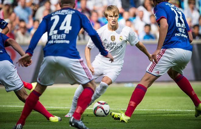 在从摩纳哥 在从摩纳哥