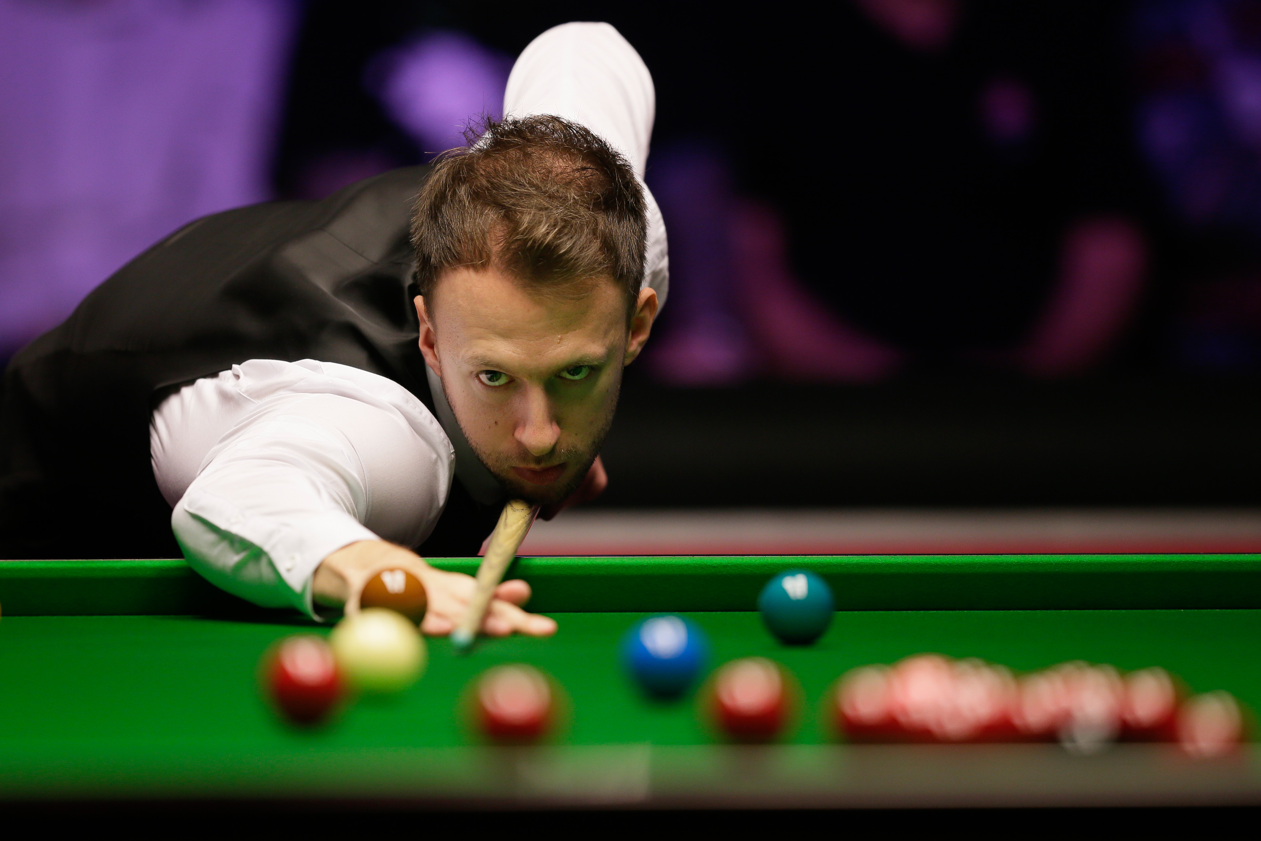 NBA新景象！杨瀚森与扎克·埃迪两位黄皮肤中锋跳球开场