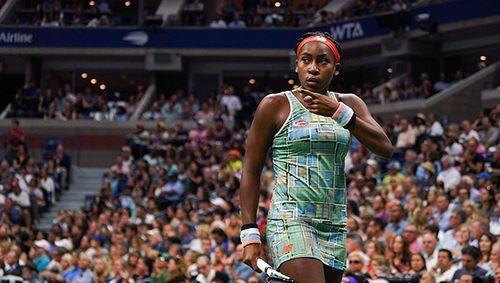 NBA新景象！杨瀚森与扎克·埃迪两位黄皮肤中锋跳球开场